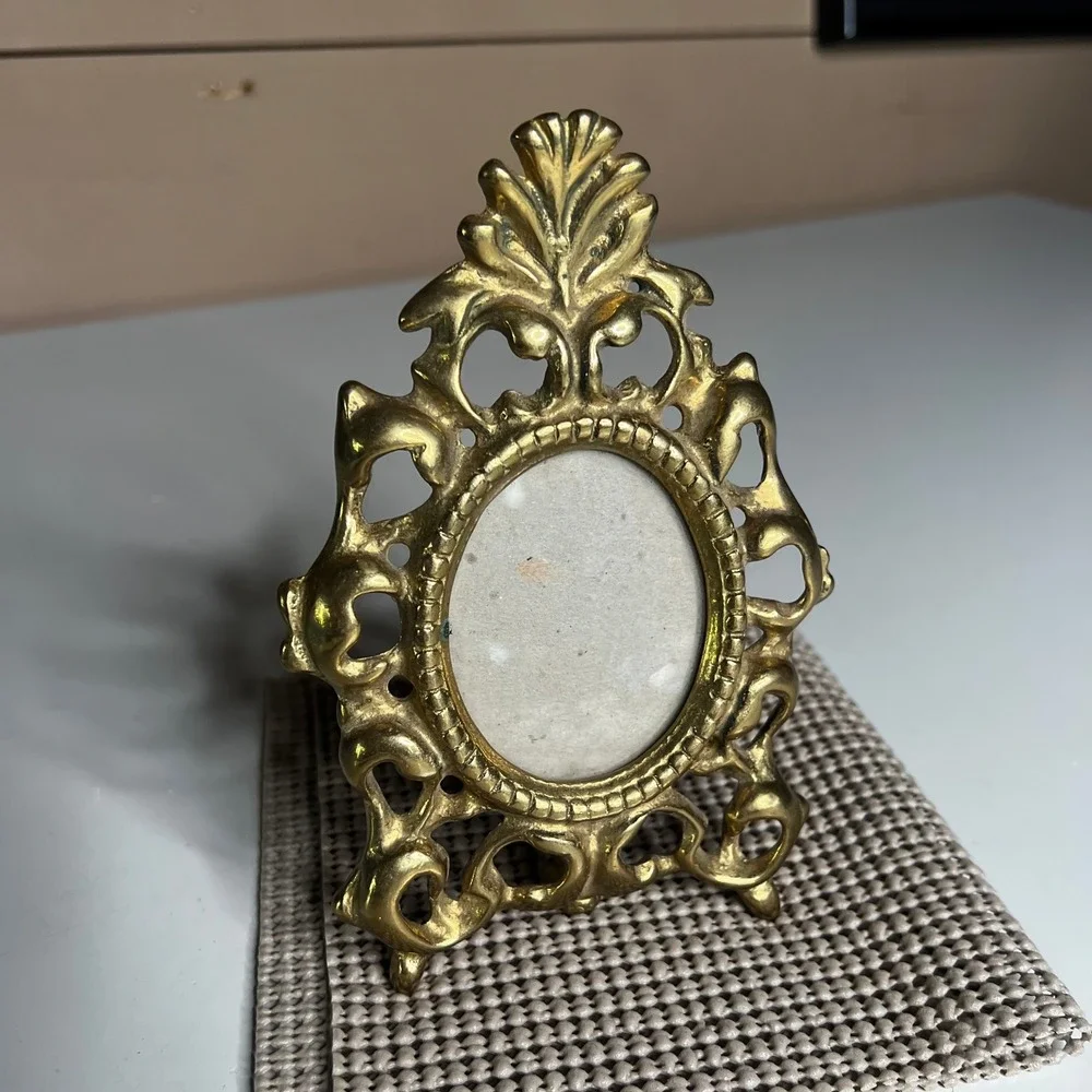 Vintage Ornate Brass Oval Picture Frame Filigree Scroll Tabletop 4.5 Inch
